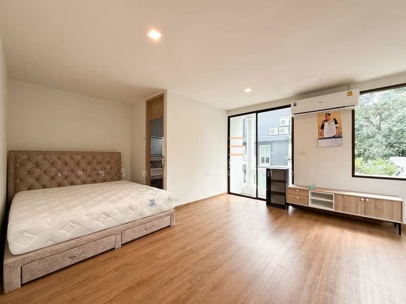 Semi-Detached Home for Sale, Mengjai, near International School, Bangkok, Samsen Nok, Huai Khwang, Bangkok, 4 Bedrooms, 400 sqm, Semi-Detached House (Twin House) For Sale, by เดชวิทย์ แจ้งสัจจา, 500166879 - DDproperty.com