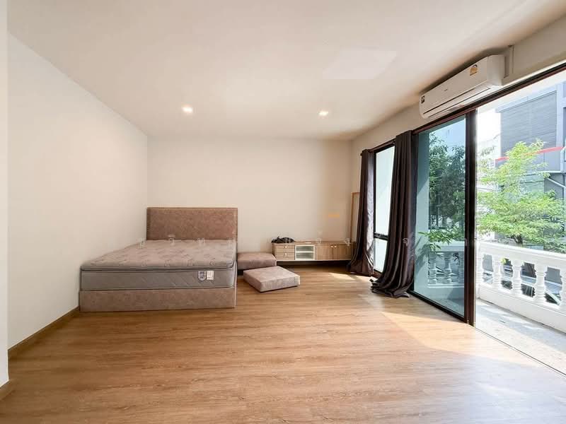 ขาย บ้านแฝด เหม่งจ๋าย ติดโรงเรียนนานาชาติ, กรุงเทพ, สามเสนนอก, ห้วยขวาง, กรุงเทพ, 400 ตร.ม., บ้านแฝด ขาย, โดย เดชวิทย์ แจ้งสัจจา, 500166879 - DDproperty.com