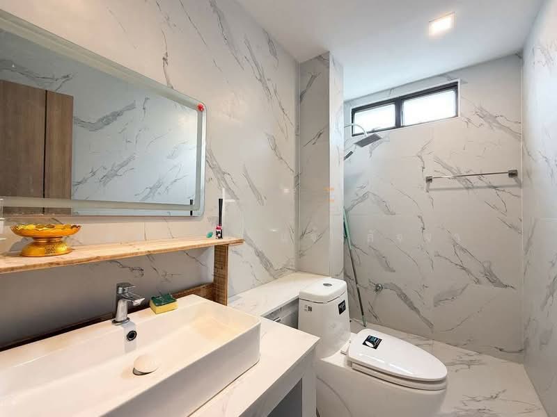 Semi-Detached Home for Sale, Mengjai, near International School, Bangkok, Samsen Nok, Huai Khwang, Bangkok, 4 Bedrooms, 400 sqm, Semi-Detached House (Twin House) For Sale, by เดชวิทย์ แจ้งสัจจา, 500166879 - DDproperty.com