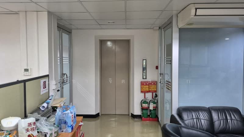 Pasorn Office Building 7 Storey behind Big C Wongsawang whole building for rent, Bangkok, กรุงเทพ-นนทบุรี 39, Wong Sawang, Bang Sue, Bangkok, , 1,050 sqm, Office Space For Rent, by ปรีชา จิตต์สมนึก, 500166881 - DDproperty.com