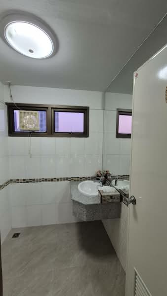 Pasorn Office Building 7 Storey behind Big C Wongsawang whole building for rent, Bangkok, กรุงเทพ-นนทบุรี 39, Wong Sawang, Bang Sue, Bangkok, , 1,050 sqm, Office Space For Rent, by ปรีชา จิตต์สมนึก, 500166881 - DDproperty.com