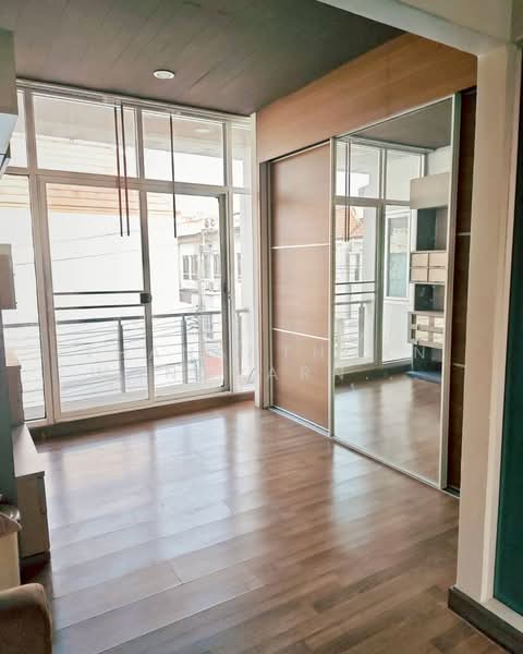 Baan Klang Muang The Royal Monaco Srinakarin-Pattanakarn, Bangkok, Rama 9 Road, Soi 43, Suan Luang, Suan Luang, Bangkok, 3 Bedrooms, 190 sqm, Townhouse For Rent, by Thananthorn Wongvarnkaseam, 500166925 - DDproperty.com