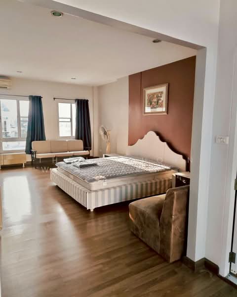 Baan Klang Muang The Royal Monaco Srinakarin-Pattanakarn, Bangkok, Rama 9 Road, Soi 43, Suan Luang, Suan Luang, Bangkok, 3 Bedrooms, 190 sqm, Townhouse For Rent, by Thananthorn Wongvarnkaseam, 500166925 - DDproperty.com