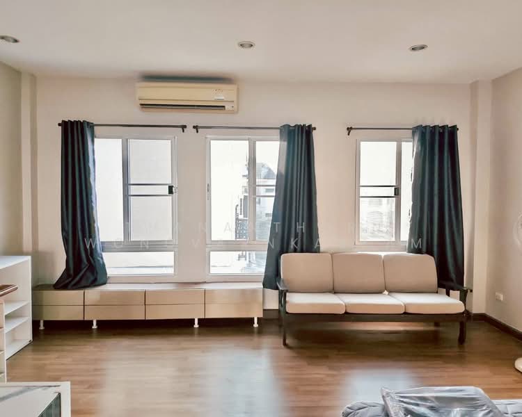 Baan Klang Muang The Royal Monaco Srinakarin-Pattanakarn : บ้านกลางเมือง เดอะรอยัล โมนาโค ศรีนครินทร์-พัฒนาการ, กรุงเทพ, ถนนพระราม 9 ซอย 43, สวนหลวง, สวนหลวง, กรุงเทพ, 190 ตร.ม., ทาวน์เฮ้าส์ ให้เช่า, โดย Thananthorn Wongvarnkaseam, 500166925 - DDproperty.com