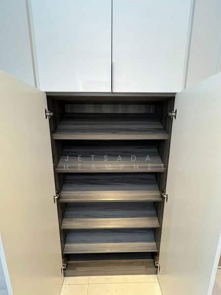 Sindhorn Residence, Bangkok, 54 Soi Ton Son, Lumphini, Pathum Wan, Bangkok, 1 Bedroom, 40 sqm, Condo For Rent, by Jetsada Theamphet, 500166942 - DDproperty.com