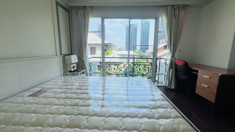 La Vie En Rose Place : ลา วี ออง โรส เพลส, กรุงเทพ, ซอยสุขุมวิท 36, คลองตัน, คลองเตย, กรุงเทพ, 132 ตร.ม., คอนโด ให้เช่า, โดย Nuttapong Hiranyaveja, 500166947 - DDproperty.com