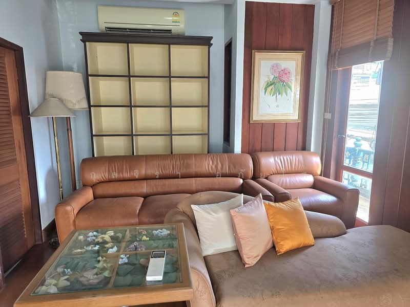 ไม่พบโครงการ, Bangkok, สุขุมวิท42, Phra Kanong, Khlong Toei, Bangkok, 3 Bedrooms, 220 sqm, Single Detached House For Rent, by กุลจิรา อภัยโส, 500166981 - DDproperty.com