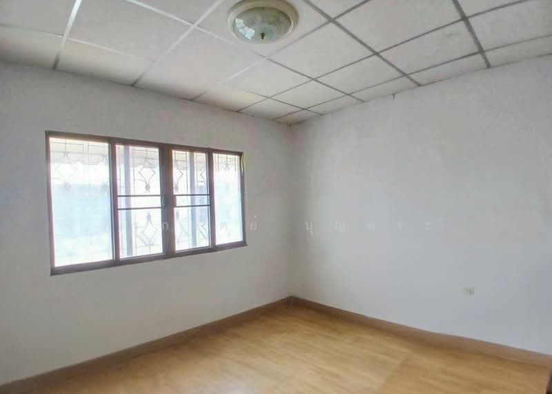 Chokchai Panchasap Ramkhamhaeng 184, Bangkok, Min Buri, Min Buri, Bangkok, 2 Bedrooms, 110 sqm, Townhouse For Sale, by กรกฤตย์ บุญสระ, 500167001 - DDproperty.com