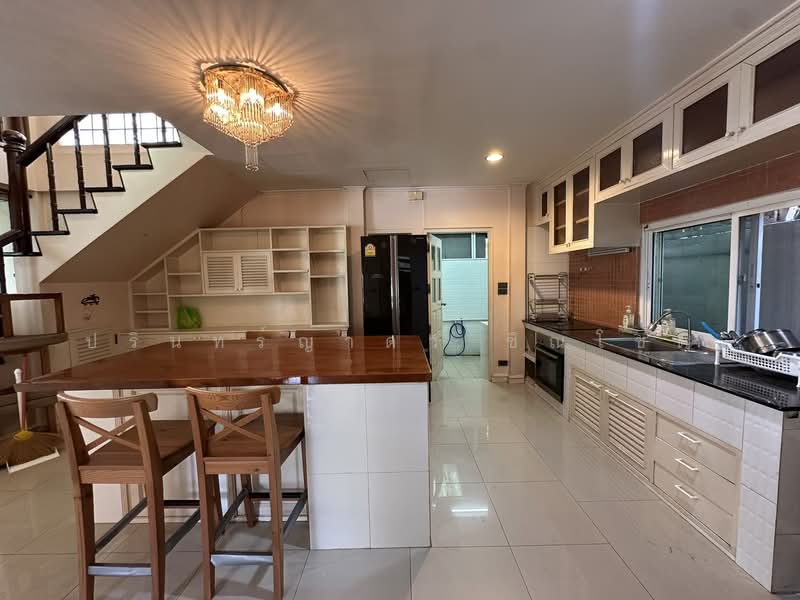 ให้เช่า - บ้านเดี่ยว ซอยศูนย์วิจัย, กรุงเทพ