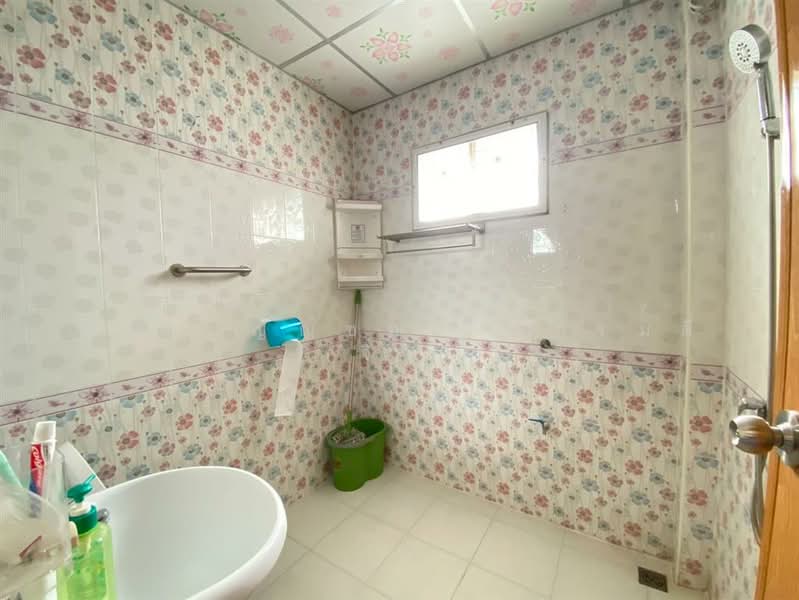 บ้าน + ที่ดิน 2 ชั้น 250 ตร.ว. ใกล้โลตัสลำลูกกา คลอง6 ถนนลำลูกกา, Pathum Thani, Bung Thong Lang, Lam Luk Ka, Pathum Thani, 5 Bedrooms, 400 sqm, Single Detached House For Sale, by คุณ กัญญ์ชญา คารมดี (จิ๋ว), 500167036 - DDproperty.com