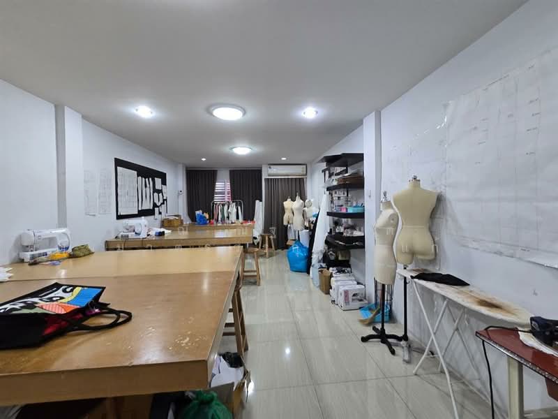 อาคารพาณิชย์ 4.5 ชั้น 24 ตร.ว. หมู่บ้านเดอะครีเอเทียร์ ซอยสุไลมาน ถนนพระยาสุเรนทร์, Bangkok, Bang Chun, Khlong Sam Wa, Bangkok, , 120 sqm, Shophouse For Sale, by คุณ ณัฐกานต์ ผดุงมาตรวรกุล (แก้ม), 500167045 - DDproperty.com