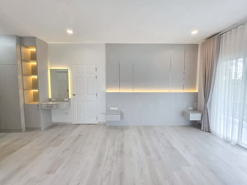 Pool Villa for Sale in Bang Saray near Sukhumvit Road Bang Saray, Chon Buri (Pattaya), Bang Lamung, Bang Lamung (Pattaya), Chon Buri (Pattaya), 4 Bedrooms, 320 sqm, Villa For Sale, by PLC Real Estate, 500167106 - DDproperty.com