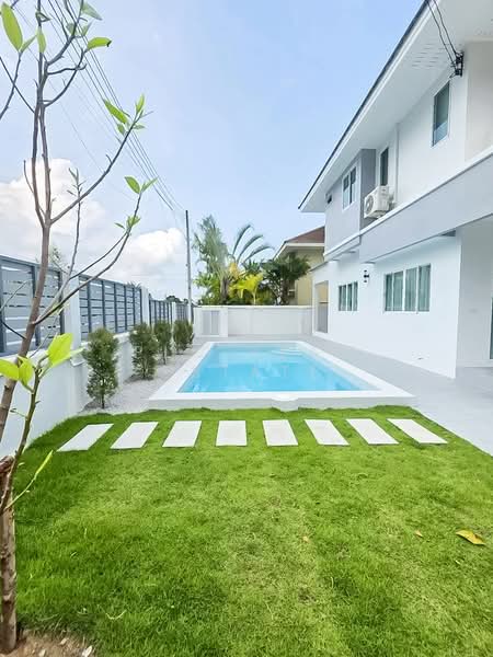 Pool Villa for Sale in Bang Saray near Sukhumvit Road Bang Saray, Chon Buri (Pattaya), Bang Lamung, Bang Lamung (Pattaya), Chon Buri (Pattaya), 4 Bedrooms, 320 sqm, Villa For Sale, by PLC Real Estate, 500167106 - DDproperty.com