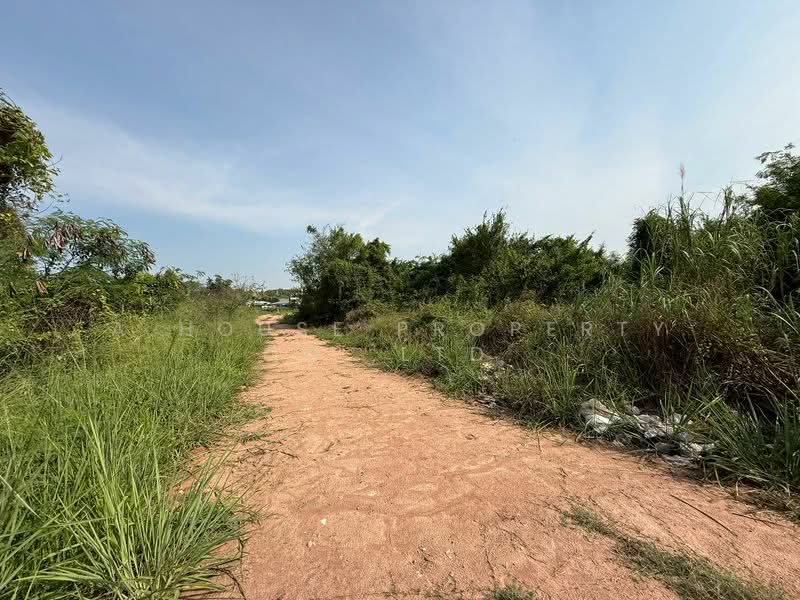 Land for sale in Na Phrao, Sriracha. Beautiful plot in a community area., Chon Buri (Pattaya), Bang Phra, Si Racha, Chon Buri (Pattaya), , 640 sqm, Land For Sale, by A House Property Co.,Ltd., 500167111 - DDproperty.com