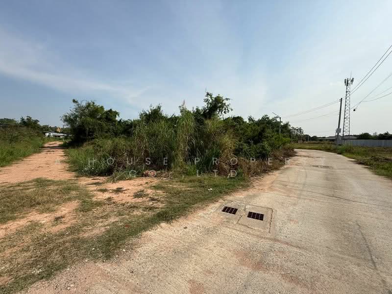 Land for sale in Na Phrao, Sriracha. Beautiful plot in a community area., Chon Buri (Pattaya), Bang Phra, Si Racha, Chon Buri (Pattaya), , 640 sqm, Land For Sale, by A House Property Co.,Ltd., 500167111 - DDproperty.com