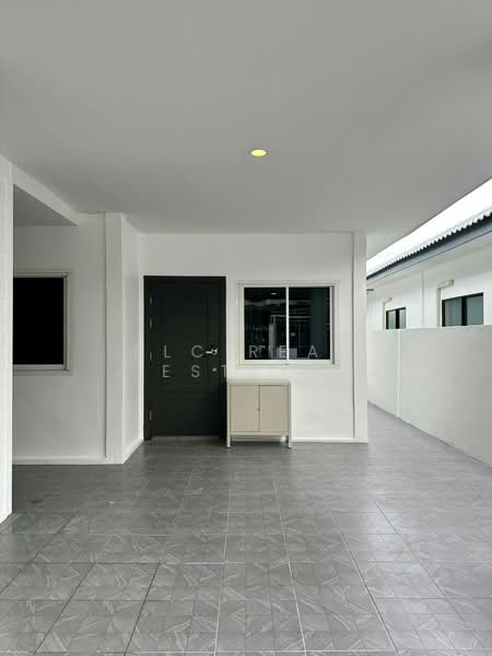 House 3 Bedroom for Sale in East Pattaya, Chon Buri (Pattaya), Bang Lamung, Bang Lamung (Pattaya), Chon Buri (Pattaya), 3 Bedrooms, 132 sqm, Single Detached House For Sale, by PLC Real Estate, 500167113 - DDproperty.com