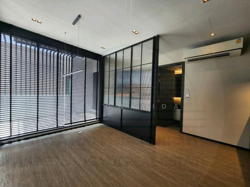 Single house for sale, Rama 9 - Ekkamai, Modern Luxury., Bangkok, Bang Kapi, Huai Khwang, Bangkok, 4 Bedrooms, 315 sqm, Single Detached House For Sale, by Yui Chalida, 500167126 - DDproperty.com