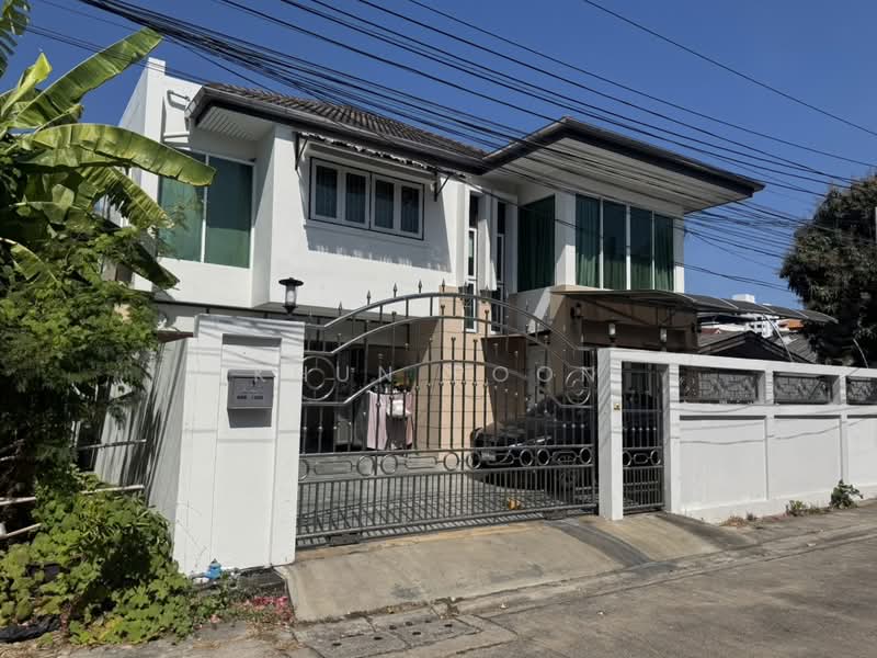 For Sale : 2-Storey Detached House | Pattanakarn – Srinakarin Area (SPSSR104), Bangkok, พัฒนาการ – ศรีนครินทร์, Suan Luang, Suan Luang, Bangkok, 4 Bedrooms, 185 sqm, Single Detached House For Sale, by Khun Poon, 500167130 - DDproperty.com