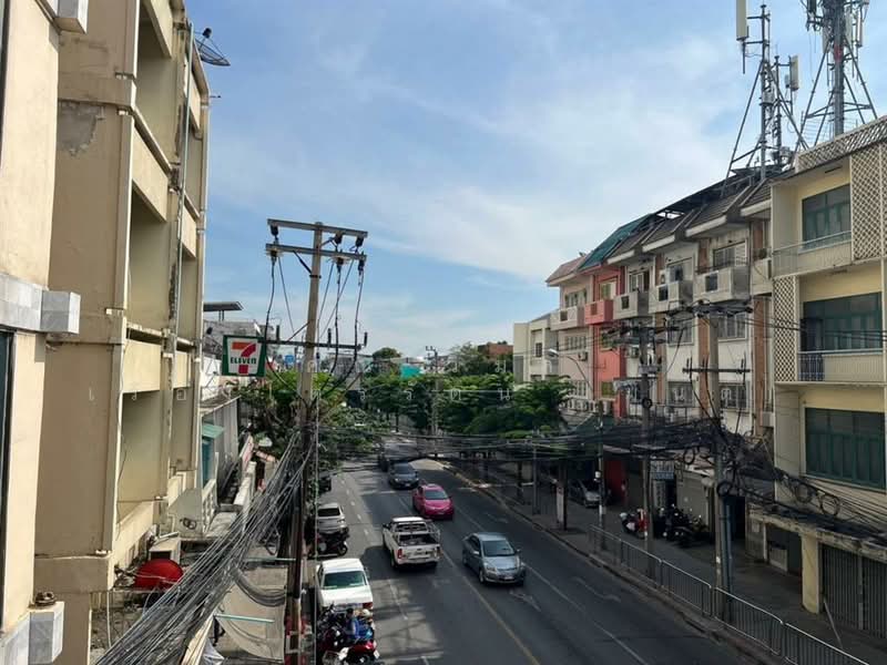 อาคารพาณิชย์ 5 ชั้น 17 ตร.ว. อาคารพาณิชย์ ใกล้ รร.ราชินีบน ถนนสามเสน, Bangkok, Tanon Nakorn Chaisri, Dusit, Bangkok, , 200 sqm, Shophouse For Sale, by คุณ วิมล เรืองไตรรัตน์ (มนต์), 500167136 - DDproperty.com