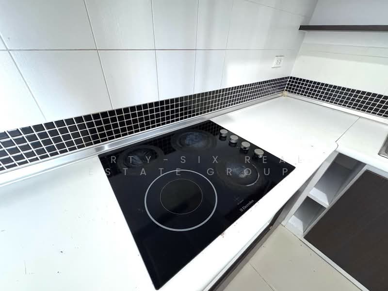 PP Plus Sukhumvit 71, Bangkok, Soi Mi Suwan 3 Lane 3, Sukhumvit 71 Road, Phra Kanong Nua, Watthana, Bangkok, 3 Bedrooms, 120 sqm, Condo For Rent, by Forty-Six Real Estate Group, 500167158 - DDproperty.com