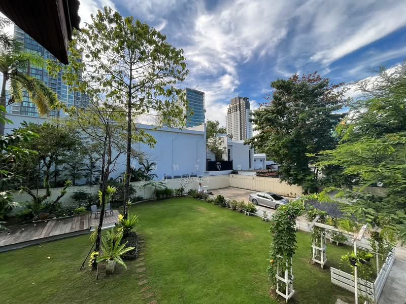 House for Rent Big Garden In Ekkamai Ideal for Spa Wellness Restaurant, Bangkok, Khlong Tan Nua, Watthana, Bangkok, , 286 sqm, Retail Space For Rent, by Janjira Kasemprakan, 500167173 - DDproperty.com