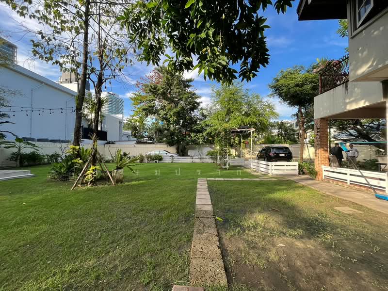 House for Rent Big Garden In Ekkamai Ideal for Spa Wellness Restaurant, Bangkok, Khlong Tan Nua, Watthana, Bangkok, , 286 sqm, Retail Space For Rent, by Janjira Kasemprakan, 500167173 - DDproperty.com