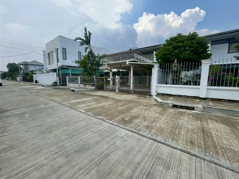 ที่ดิน + บ้าน 2 ชั้น 80 ตร.ว. หมู่บ้านการเคหะแห่งชาติ ซอยนวมินทร์14, กรุงเทพ, คลองจั่น, บางกะปิ, กรุงเทพ, 350 ตร.ม., บ้านเดี่ยว ขาย, โดย คุณ สุภัตรา พลอยแดง (แพร), 500167178 - DDproperty.com
