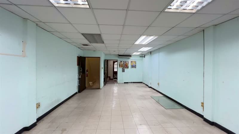 อาคารพาณิชย์ 3 ชั้น 19.8 ตร.ว. ซอยไทยธานี9 ใกล้นิคมอุตสาหกรรมนวนคร, Pathum Thani, Khlong Nung, Khlong Luang, Pathum Thani, , 100 sqm, Shophouse For Sale, by คุณ อมรศักดิ์ จารุตไชยพัฒน์ (ดุ่ย), 500167197 - DDproperty.com
