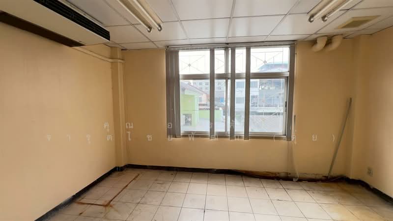 อาคารพาณิชย์ 3 ชั้น 19.8 ตร.ว. ซอยไทยธานี9 ใกล้นิคมอุตสาหกรรมนวนคร, Pathum Thani, Khlong Nung, Khlong Luang, Pathum Thani, , 100 sqm, Shophouse For Sale, by คุณ อมรศักดิ์ จารุตไชยพัฒน์ (ดุ่ย), 500167197 - DDproperty.com