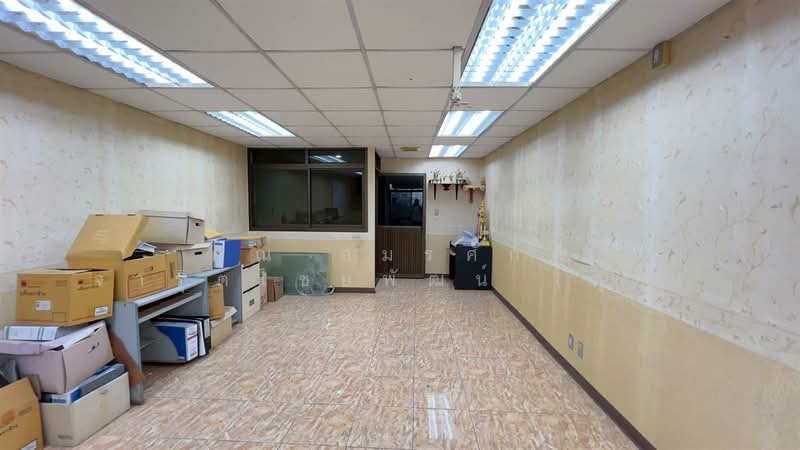 อาคารพาณิชย์ 3 ชั้น 19.8 ตร.ว. ซอยไทยธานี9 ใกล้นิคมอุตสาหกรรมนวนคร, Pathum Thani, Khlong Nung, Khlong Luang, Pathum Thani, , 100 sqm, Shophouse For Sale, by คุณ อมรศักดิ์ จารุตไชยพัฒน์ (ดุ่ย), 500167197 - DDproperty.com