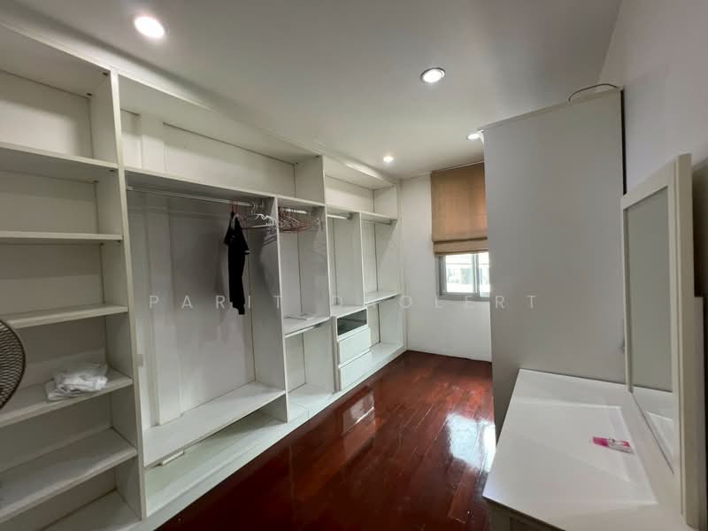 Ratchadaphisek3, Bangkok, Din Daeng, Din Daeng, Bangkok, 3 Bedrooms, 300 sqm, Single Detached House For Rent, by Parit Daolert, 500167213 - DDproperty.com