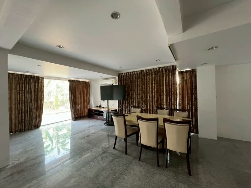 Ratchadaphisek3, Bangkok, Din Daeng, Din Daeng, Bangkok, 3 Bedrooms, 300 sqm, Single Detached House For Rent, by Parit Daolert, 500167213 - DDproperty.com