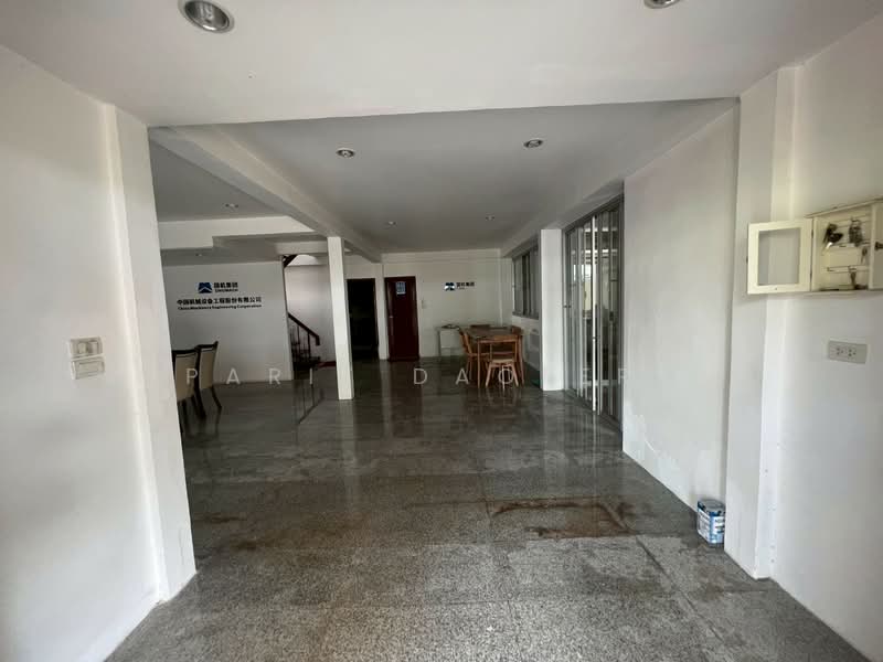 Ratchadaphisek3, Bangkok, Din Daeng, Din Daeng, Bangkok, 3 Bedrooms, 300 sqm, Single Detached House For Rent, by Parit Daolert, 500167213 - DDproperty.com