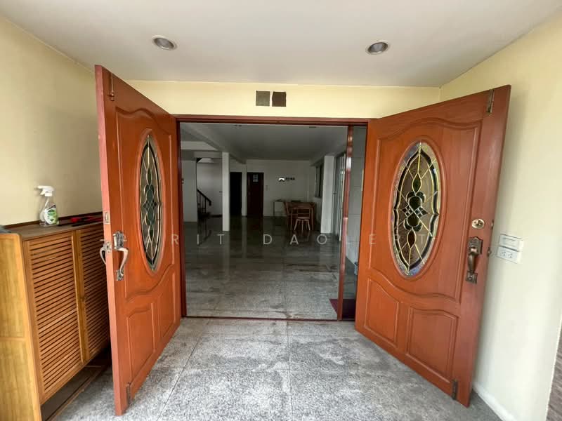 Ratchadaphisek3, กรุงเทพ, ดินแดง, ดินแดง, กรุงเทพ, 300 ตร.ม., บ้านเดี่ยว ให้เช่า, โดย Parit Daolert, 500167213 - DDproperty.com