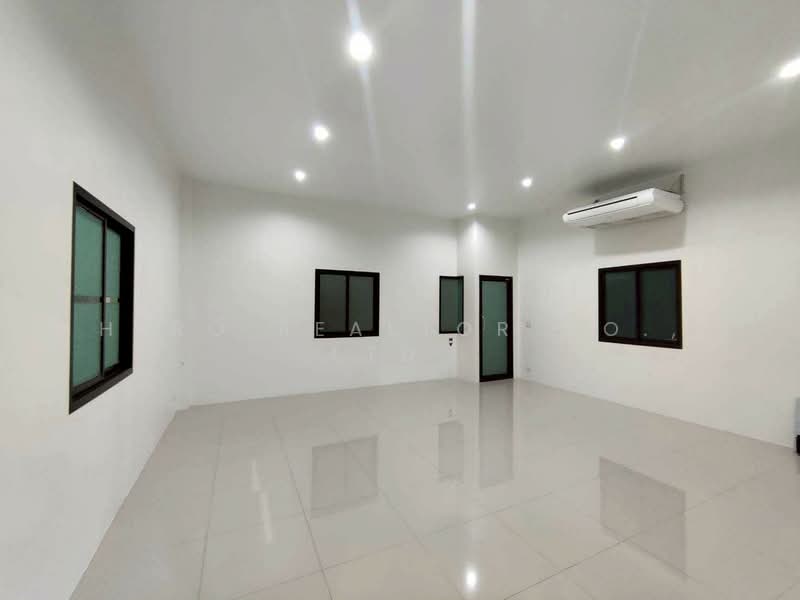 For rent Warehouse 345 sqm in Lat Sawai, Lam Luk Ka, Pathum Thani HRE00255, ปทุมธานี, ลาดสวาย, ลำลูกกา, ปทุมธานี, 345 ตร.ม., โกดัง-โรงงาน ให้เช่า, โดย Hero Realtor Co., Ltd., 500167220 - DDproperty.com