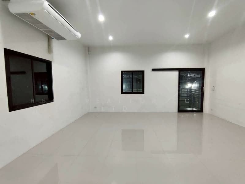 For rent Warehouse 345 sqm in Lat Sawai, Lam Luk Ka, Pathum Thani HRE00255, ปทุมธานี, ลาดสวาย, ลำลูกกา, ปทุมธานี, 345 ตร.ม., โกดัง-โรงงาน ให้เช่า, โดย Hero Realtor Co., Ltd., 500167220 - DDproperty.com