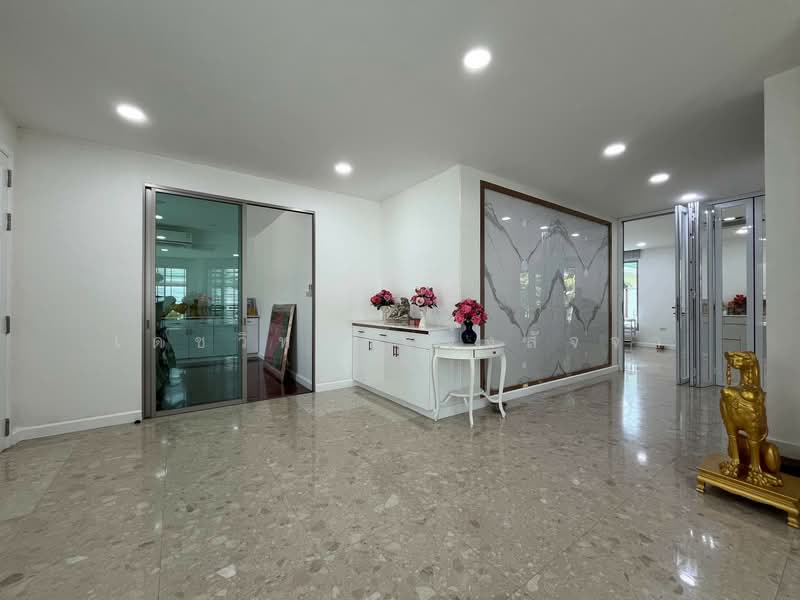 Baan Ladprao 2, Bangkok, Ladprao Road, Khlong Chan, Bang Kapi, Bangkok, 4 Bedrooms, 350 sqm, Single Detached House For Sale, by เดชวิทย์ แจ้งสัจจา, 500167254 - DDproperty.com