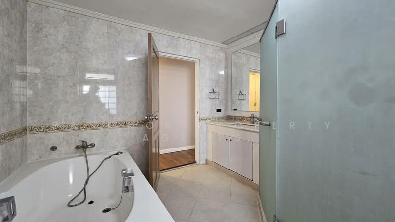 Oriental Towers, Bangkok, 25 Soi Ekkamai 12, Ekkamai Road, Khlong Tan Nua, Watthana, Bangkok, 4 Bedrooms, 453 sqm, Condo For Rent, by BANGKOK PROPERTY AGENTS, 500167286 - DDproperty.com