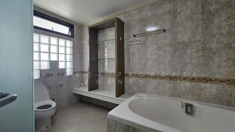 Oriental Towers, Bangkok, 25 Soi Ekkamai 12, Ekkamai Road, Khlong Tan Nua, Watthana, Bangkok, 4 Bedrooms, 453 sqm, Condo For Rent, by BANGKOK PROPERTY AGENTS, 500167286 - DDproperty.com