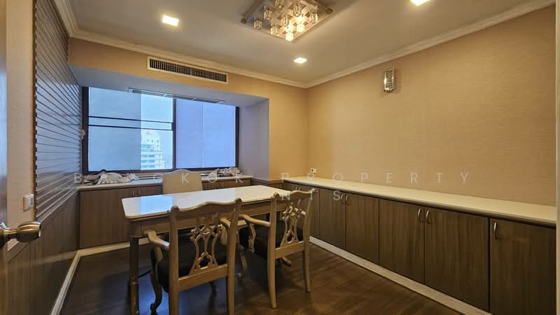 Oriental Towers, Bangkok, 25 Soi Ekkamai 12, Ekkamai Road, Khlong Tan Nua, Watthana, Bangkok, 4 Bedrooms, 453 sqm, Condo For Rent, by BANGKOK PROPERTY AGENTS, 500167286 - DDproperty.com