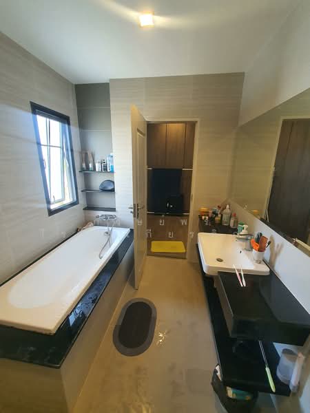 Bangkok Boulevard Pinklao-Petchkasem, Nakhon Pathom, Phutthamonthon Sai 4 Road, Krathum Lom, Sam Phran, Nakhon Pathom, 4 Bedrooms, 250 sqm, Single Detached House For Sale, by ภวิษย์พร โรจนเกียรติกุล, 500167287 - DDproperty.com