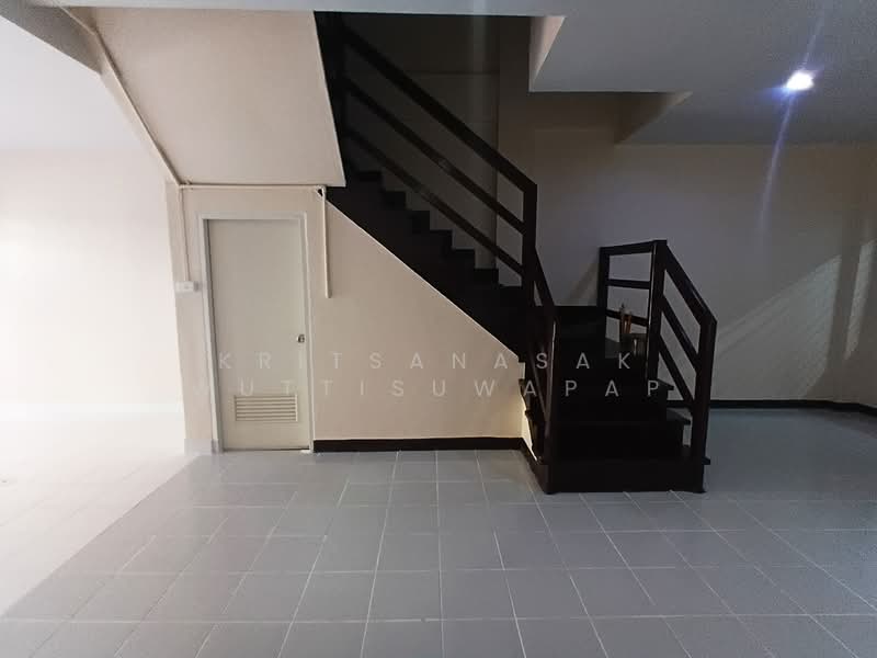 หมู่บ้านสุชา, Bangkok, Nong Kang Plu, Nong Khaem, Bangkok, 4 Bedrooms, 180 sqm, Townhouse For Sale, by Kritsanasak Wuttisuwapap, 500167380 - DDproperty.com