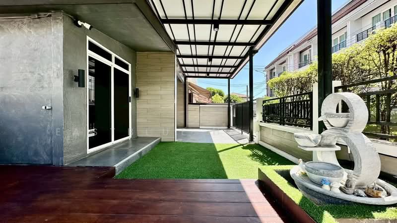 Baan Klang Muang S-Sense Rama 9-Ladprao : บ้านกลางเมือง เอสเซ้นส์ พระราม 9-ลาดพร้าว, กรุงเทพ, ซอยลาดพร้าว 84 ถนนลาดพร้าว, วังทองหลาง, วังทองหลาง, กรุงเทพ, 132 ตร.ม., ทาวน์เฮ้าส์ ขาย, โดย Eastblue Horizon, 500167393 - DDproperty.com