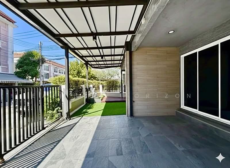 Baan Klang Muang S-Sense Rama 9-Ladprao, Bangkok, Soi Ladprao 84, Ladprao Road, Wang Thonglang, Wang Thonglang, Bangkok, 3 Bedrooms, 132 sqm, Townhouse For Sale, by Eastblue Horizon, 500167393 - DDproperty.com