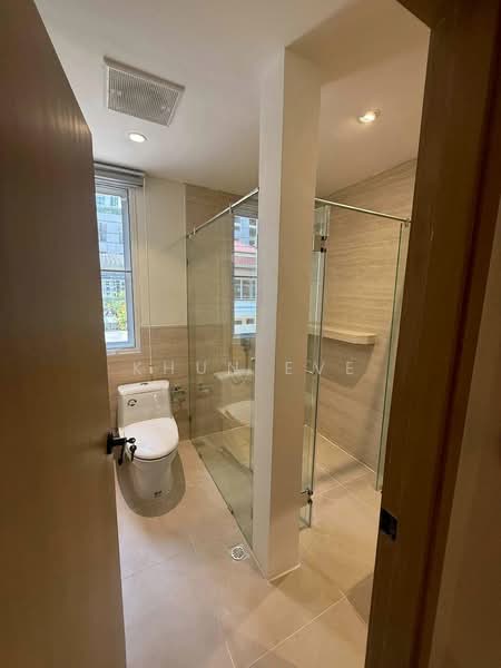 Townhouse in Sukhumvit 26 Phrom phong ( SPSEVE1747 ), Bangkok, สุขุมวิท 26, Khong Tan, Khlong Toei, Bangkok, 3 Bedrooms, 200 sqm, Townhouse For Rent, by Khun Eve, 500167417 - DDproperty.com