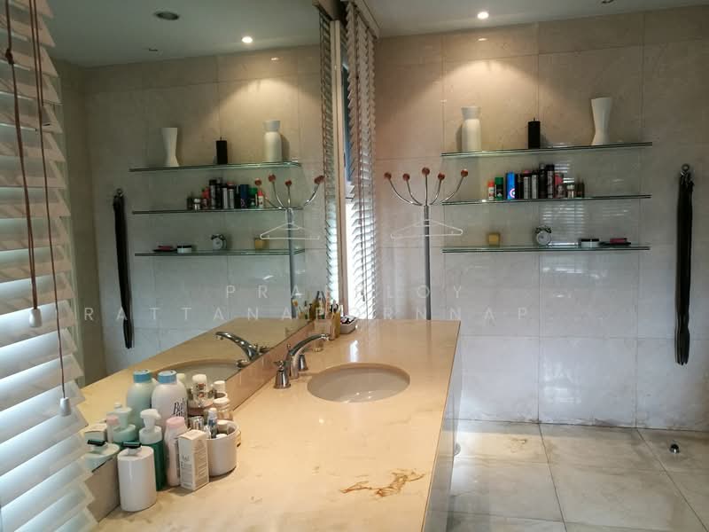 บ้านเดี่ยว 3 ชั้น สไตล์โมเดอร์นคลาสสิค หลังมุม ซอยนวมินทร์ 68 เนื้อที่ 75 ตรว. พท.ใช้สอย 518 ตรม., กรุงเทพ, ประเสริฐมนูญกิจ, นวมินทร์, บึงกุ่ม, กรุงเทพ, 518 ตร.ม., บ้านเดี่ยว ขาย, โดย Praeploy Rattanapornnapapatch, 500167478 - DDproperty.com