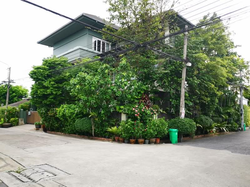 3-storey detached house, modern classic style, Soi Nawamin 68, corner house, special price 11.9 m., Bangkok, ประเสริฐมนูญกิจ, Nawamin, Bueng Kum, Bangkok, 3 Bedrooms, 518 sqm, Single Detached House For Sale, by Praeploy Rattanapornnapapatch, 500167478 - DDproperty.com