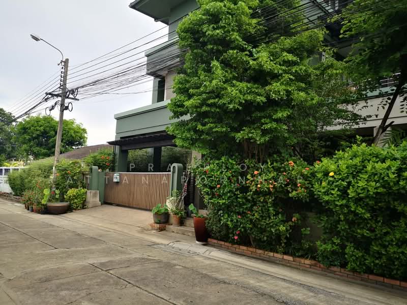 3-storey detached house, modern classic style, Soi Nawamin 68, corner house, special price 11.9 m., Bangkok, ประเสริฐมนูญกิจ, Nawamin, Bueng Kum, Bangkok, 3 Bedrooms, 518 sqm, Single Detached House For Sale, by Praeploy Rattanapornnapapatch, 500167478 - DDproperty.com