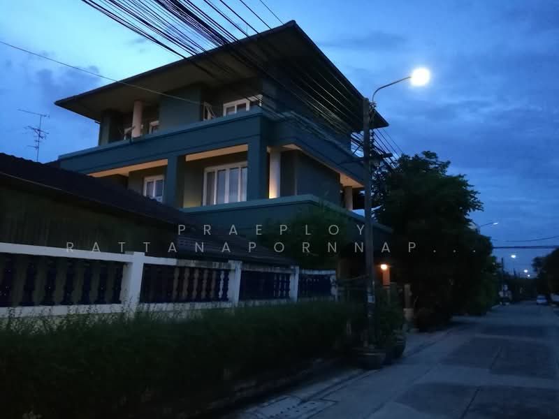 3-storey detached house, modern classic style, Soi Nawamin 68, corner house, special price 11.9 m., Bangkok, ประเสริฐมนูญกิจ, Nawamin, Bueng Kum, Bangkok, 3 Bedrooms, 518 sqm, Single Detached House For Sale, by Praeploy Rattanapornnapapatch, 500167478 - DDproperty.com