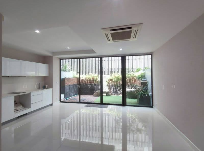 The Park Lane 22 : เดอะ พาร์ค เลน 22, กรุงเทพ, 42 ซอย ปรีดี พนมยงค์ 45, คลองตันเหนือ, วัฒนา, กรุงเทพ, 300 ตร.ม., ทาวน์เฮ้าส์ ให้เช่า, โดย ณภัทร พรสิริเมธากุล, 500167580 - DDproperty.com